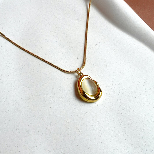 Oval Stone Necklace (White)