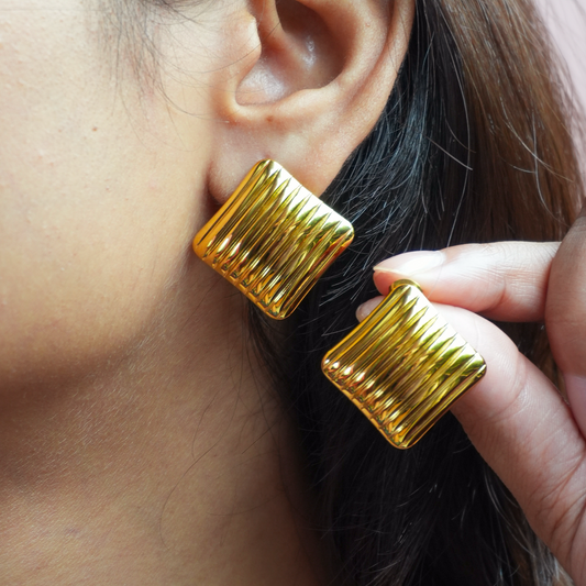 Retro Gold Diamond Stud Earrings