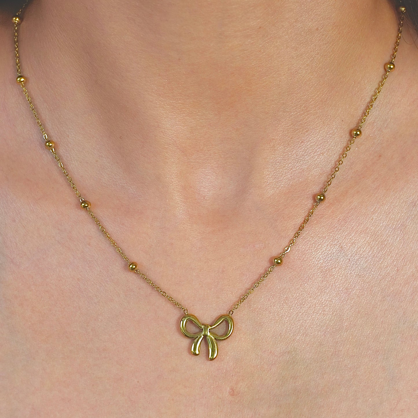 Bow Necklace